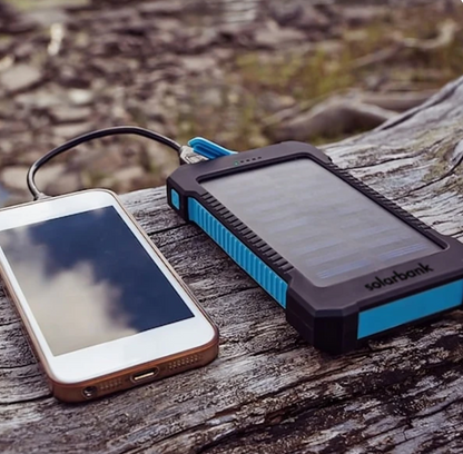 SolKraft™-Powerbank med dubbel laddning (USB och solcell)