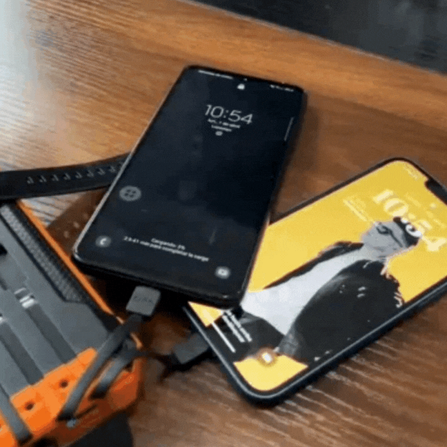 SolKraft™-Powerbank med dubbel laddning (USB och solcell)